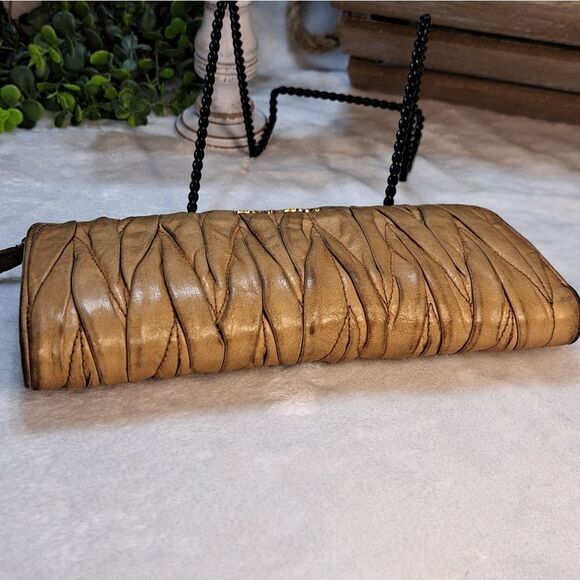 Authentic Miu Miu Matelasse Beige Leather Wallet - Picture 5 of 17